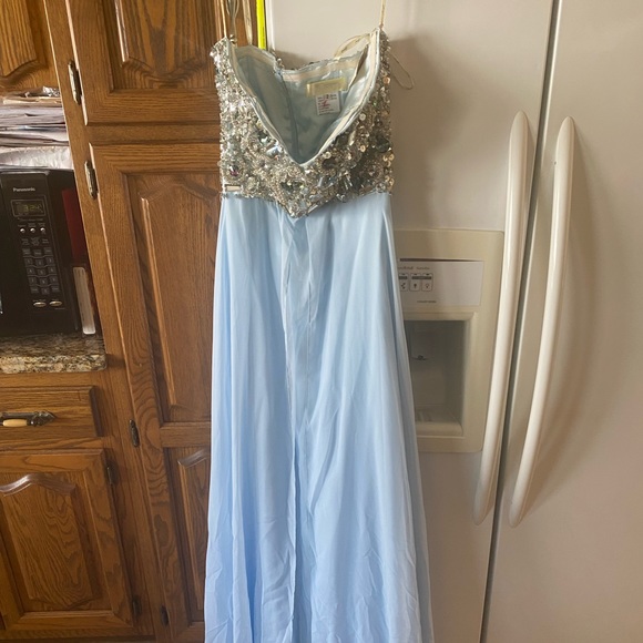 Prom Dress - Picture 3 of 5